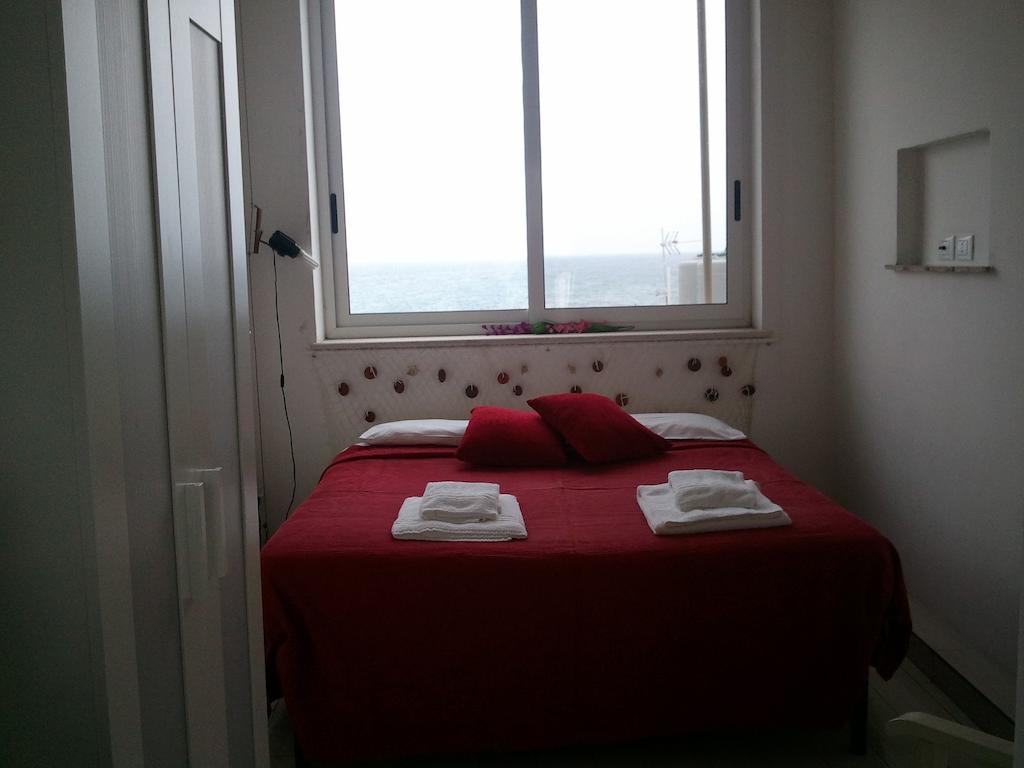 Le Casuzze Di Trapani Vista Mare Apartment Стая снимка